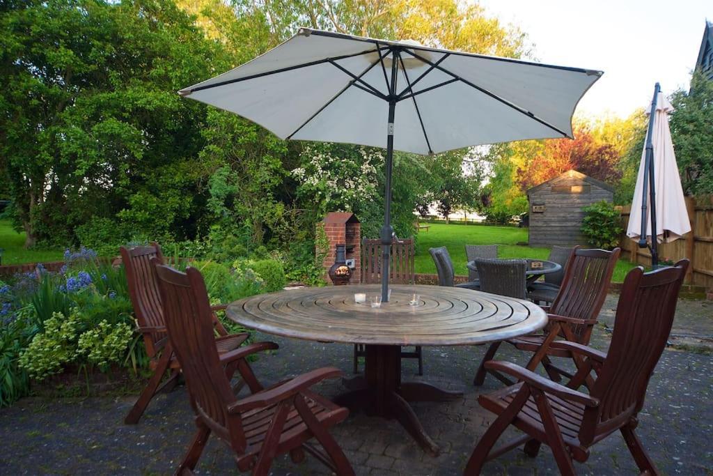 Stunning Barn Conversion Ideal For Large Families Bildeston Экстерьер фото