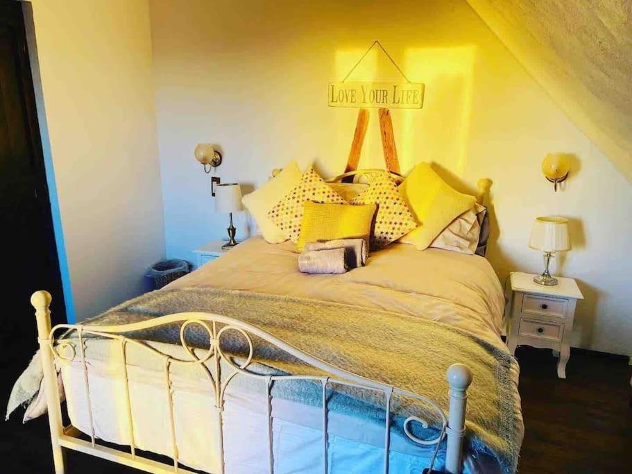 Stunning Barn Conversion Ideal For Large Families Bildeston Экстерьер фото