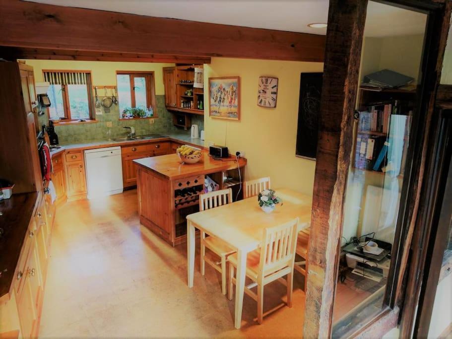 Stunning Barn Conversion Ideal For Large Families Bildeston Экстерьер фото