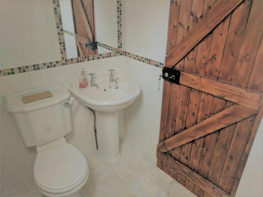 Stunning Barn Conversion Ideal For Large Families Bildeston Экстерьер фото