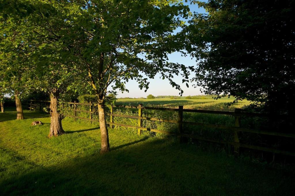 Stunning Barn Conversion Ideal For Large Families Bildeston Экстерьер фото