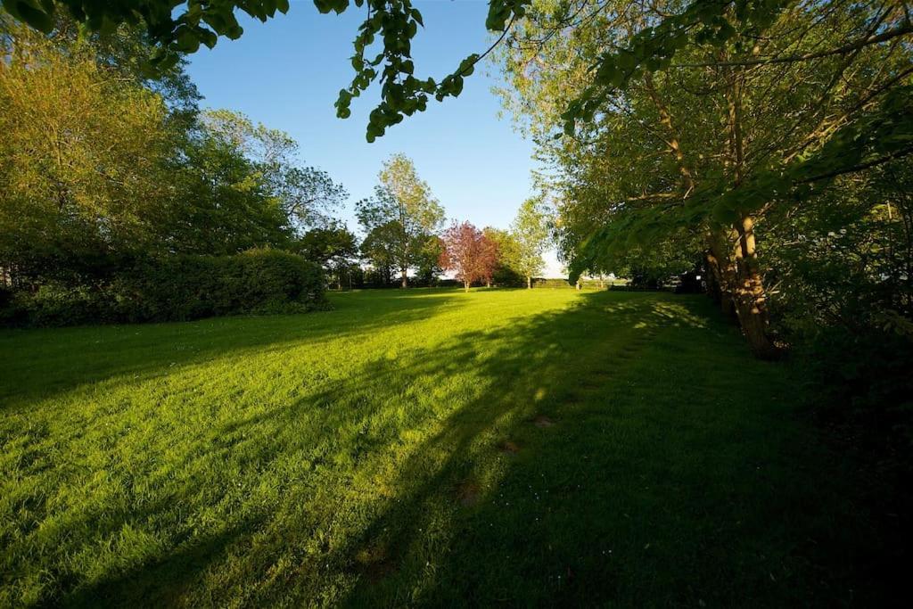 Stunning Barn Conversion Ideal For Large Families Bildeston Экстерьер фото