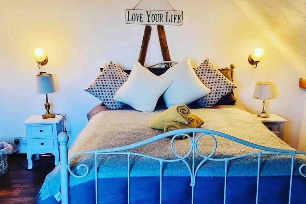 Stunning Barn Conversion Ideal For Large Families Bildeston Экстерьер фото