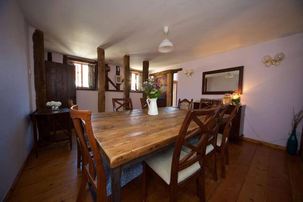 Stunning Barn Conversion Ideal For Large Families Bildeston Экстерьер фото
