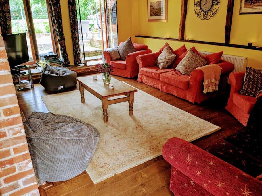 Stunning Barn Conversion Ideal For Large Families Bildeston Экстерьер фото
