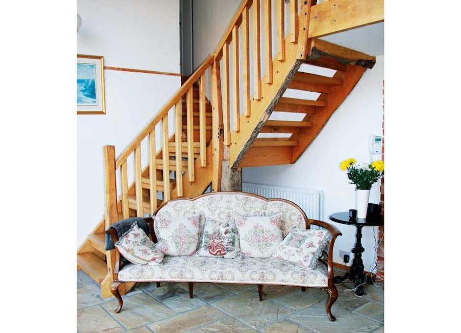 Stunning Barn Conversion Ideal For Large Families Bildeston Экстерьер фото